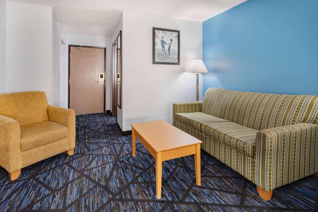 Americinn By Wyndham Quincy Exterior photo