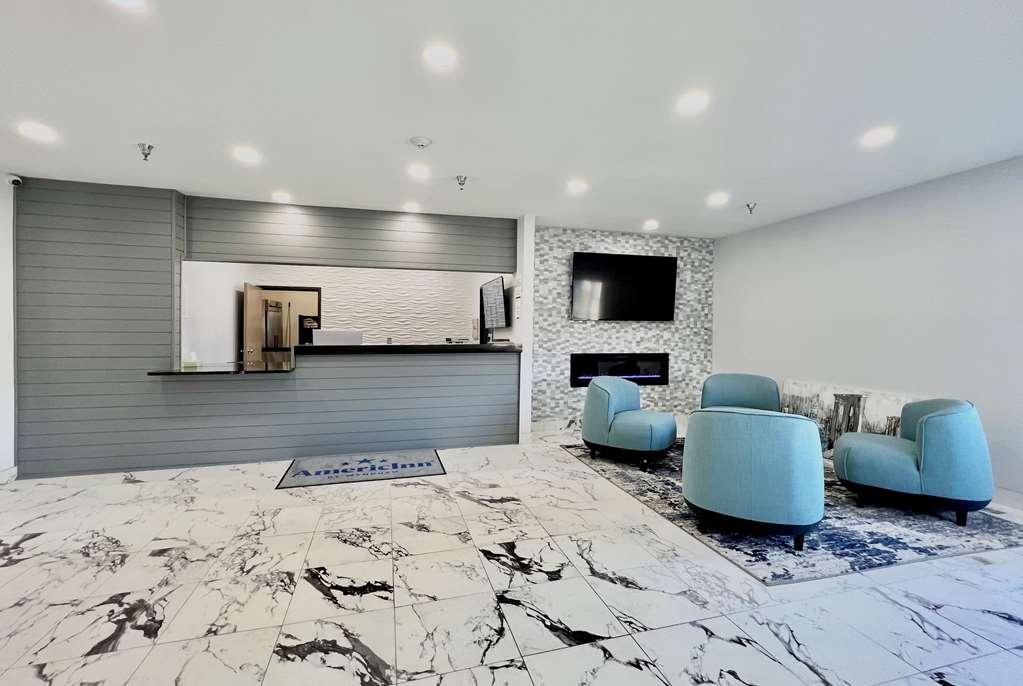 Americinn By Wyndham Quincy Interior photo