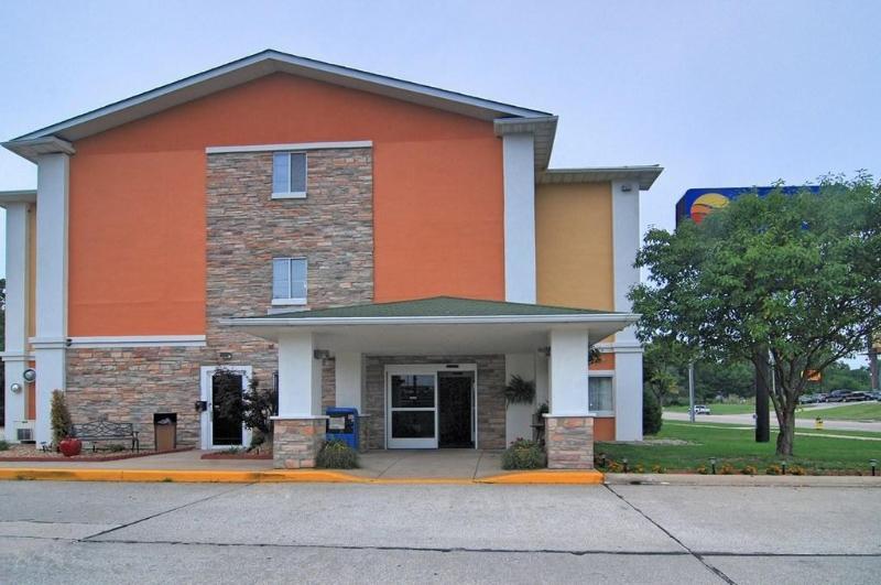 Americinn By Wyndham Quincy Exterior photo